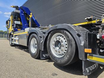 Volvo FM 420 6x2*4 / 28 tm KRAAN + HAAKARM